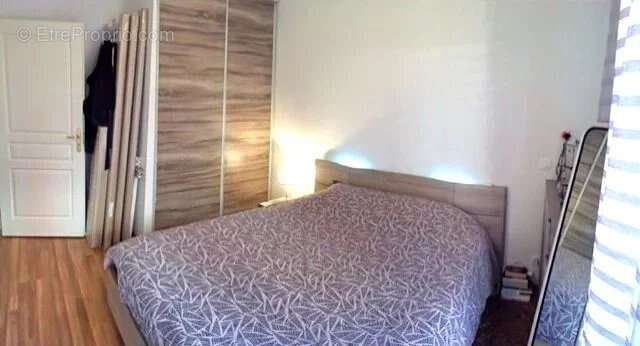 Appartement à CRUSEILLES