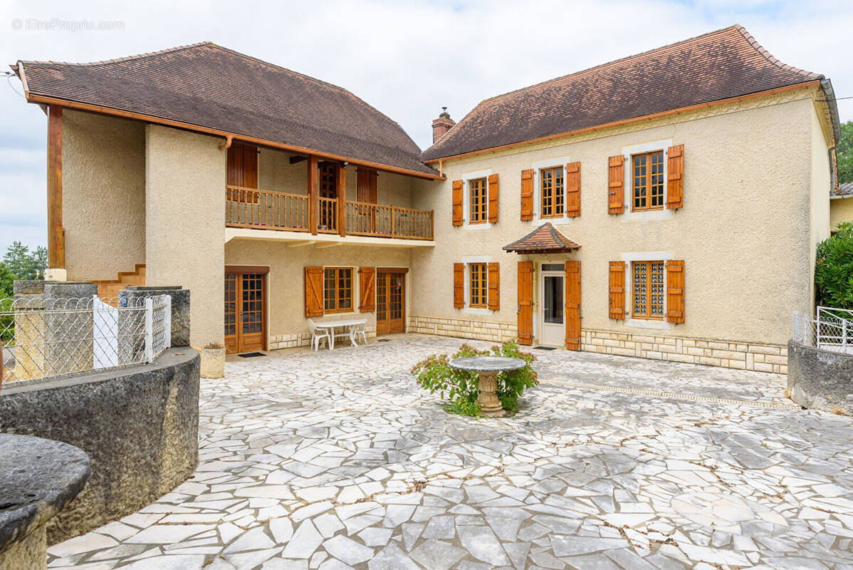 Maison à MALAUSSANNE