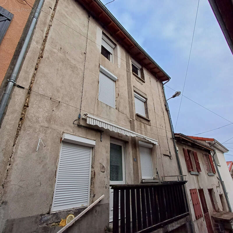 Maison à LA ROCHE-BLANCHE