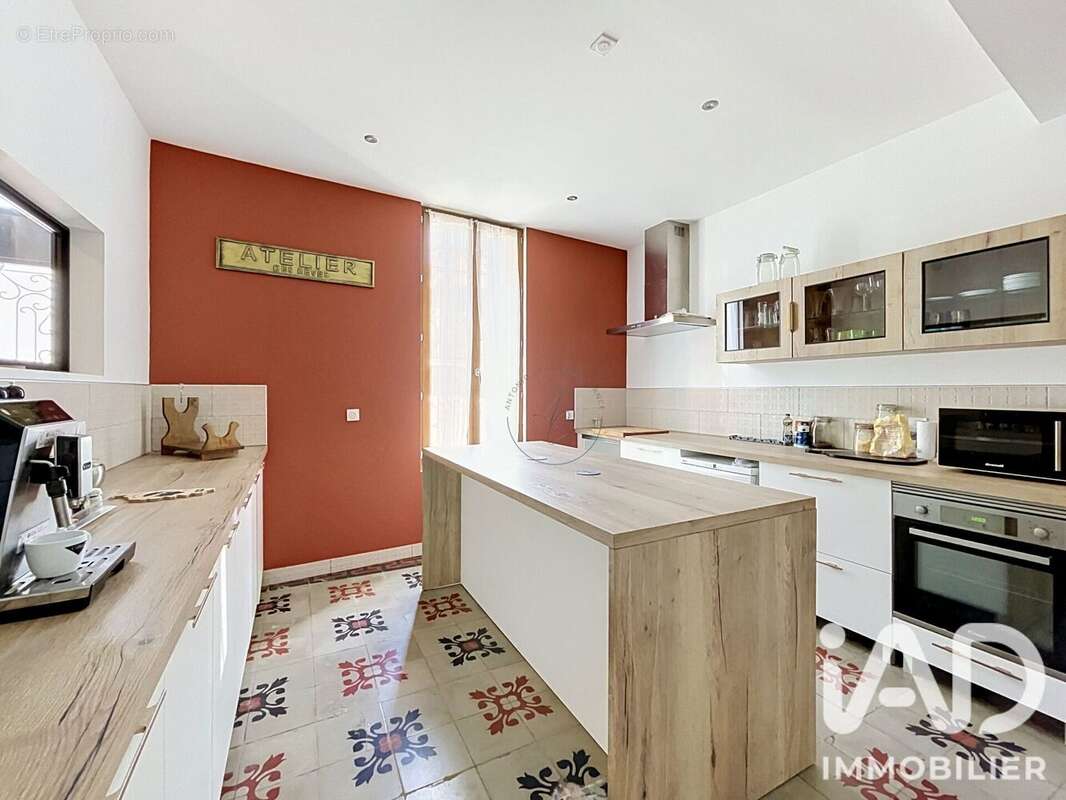 Maison 265 m² à Villeneuve-Les-Beziers  - photo 4