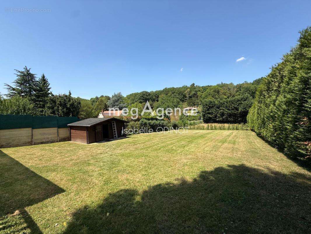Belle Maison familiale sur un terrain de 1405m2 - photo 2