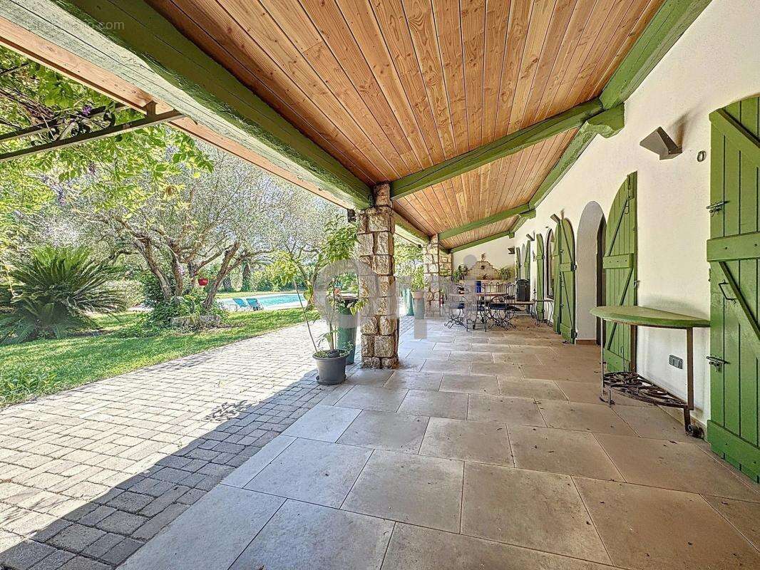 Propriété de Prestige avec Piscine spa et Terrain de tennis à Roquebrune-sur-Argens - photo 21