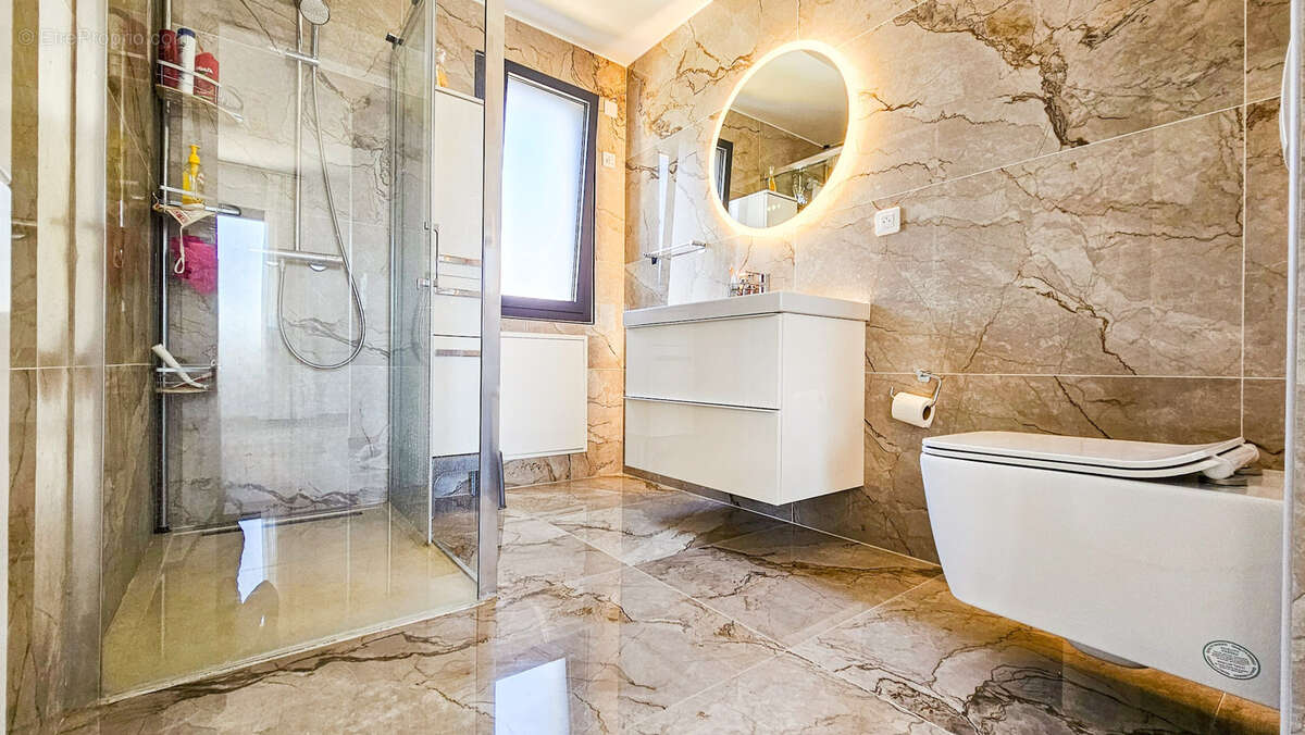 Appartement à SARTROUVILLE