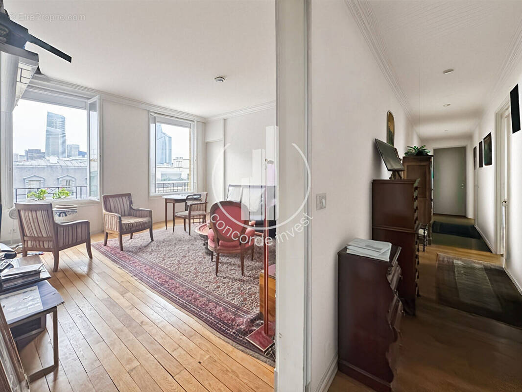 Appartement à NEUILLY-SUR-SEINE