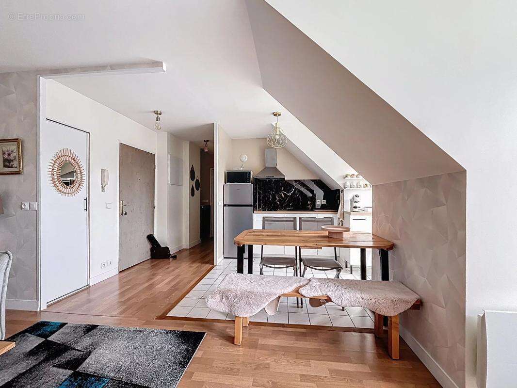Appartement à VOISINS-LE-BRETONNEUX