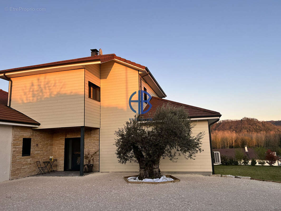 Maison à SAINT-GENIX-SUR-GUIERS
