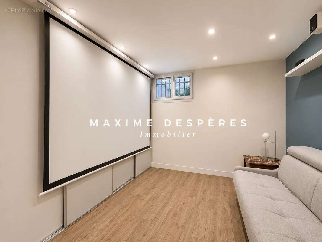 Appartement à NEUILLY-SUR-SEINE