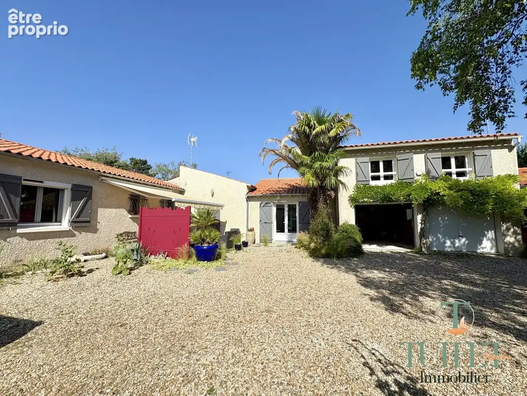 Maison 8 pièces 202 m² à vendre à La Tremblade (17390) - photo 3