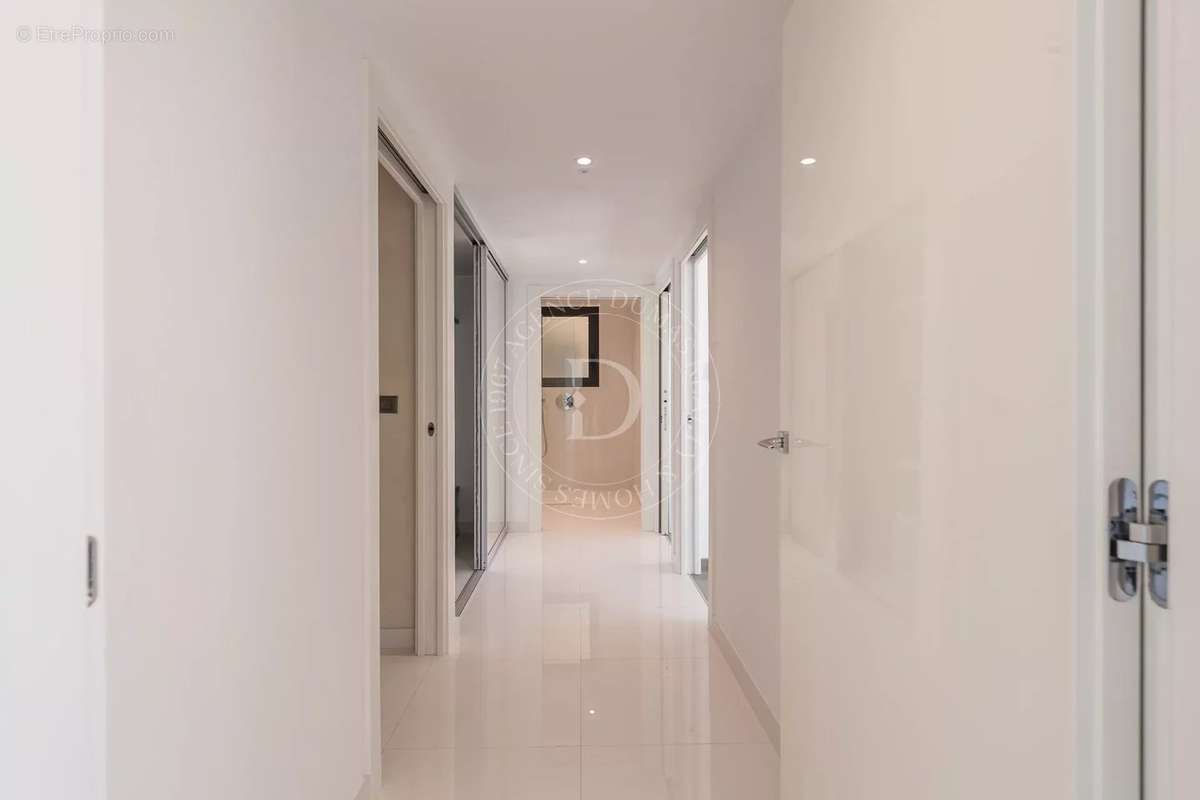 Appartement à ROQUEBRUNE-CAP-MARTIN