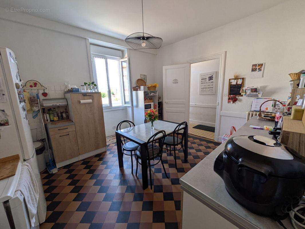 Appartement à LE COTEAU