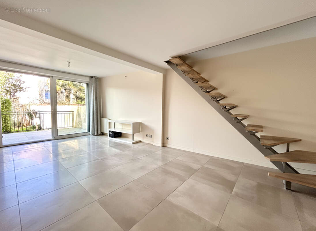 Appartement à VERRIERES-LE-BUISSON
