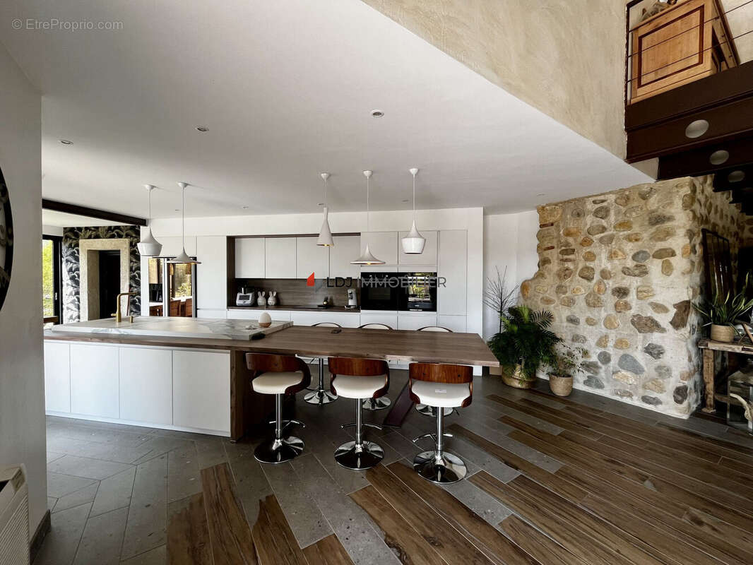 Maison à SAINT-FELIU-D&#039;AVALL