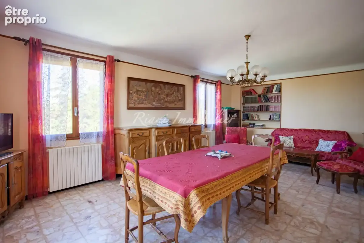 Maison 6 pièces 136 m² à vendre à Cabrieres-D'avignon (84220) - photo 5