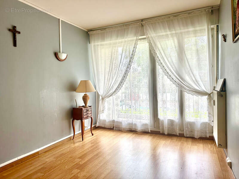 Appartement à vendre 3 pièces SAUMUR (49400) 1er étage avec ascenseur - - photo 3