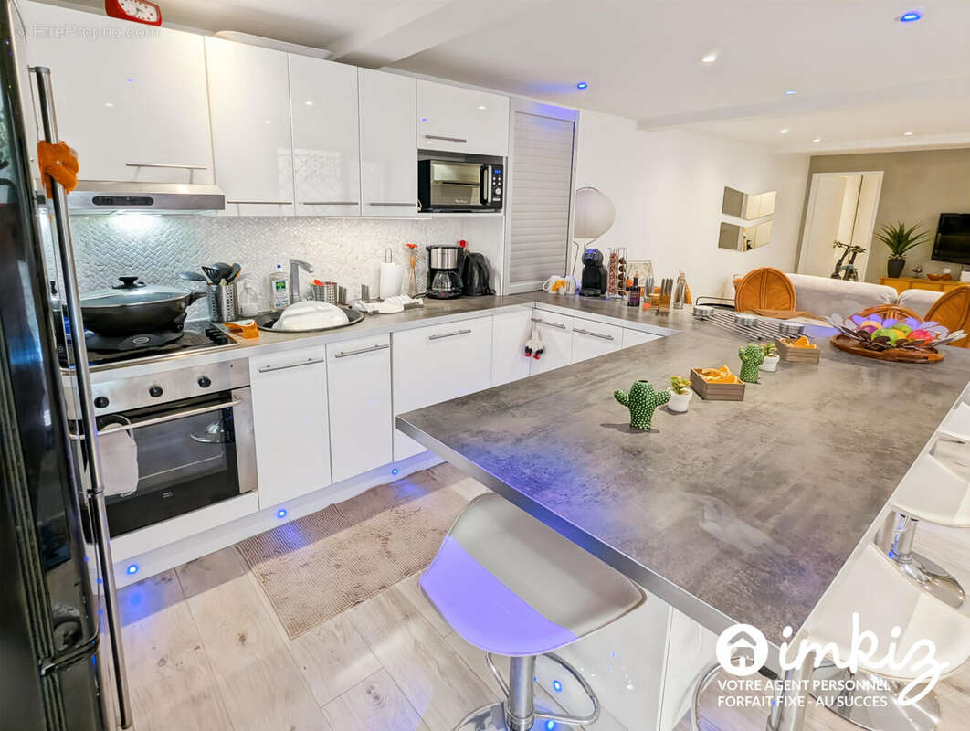 Rare Écusson : 61m² + Terrasse - photo 4