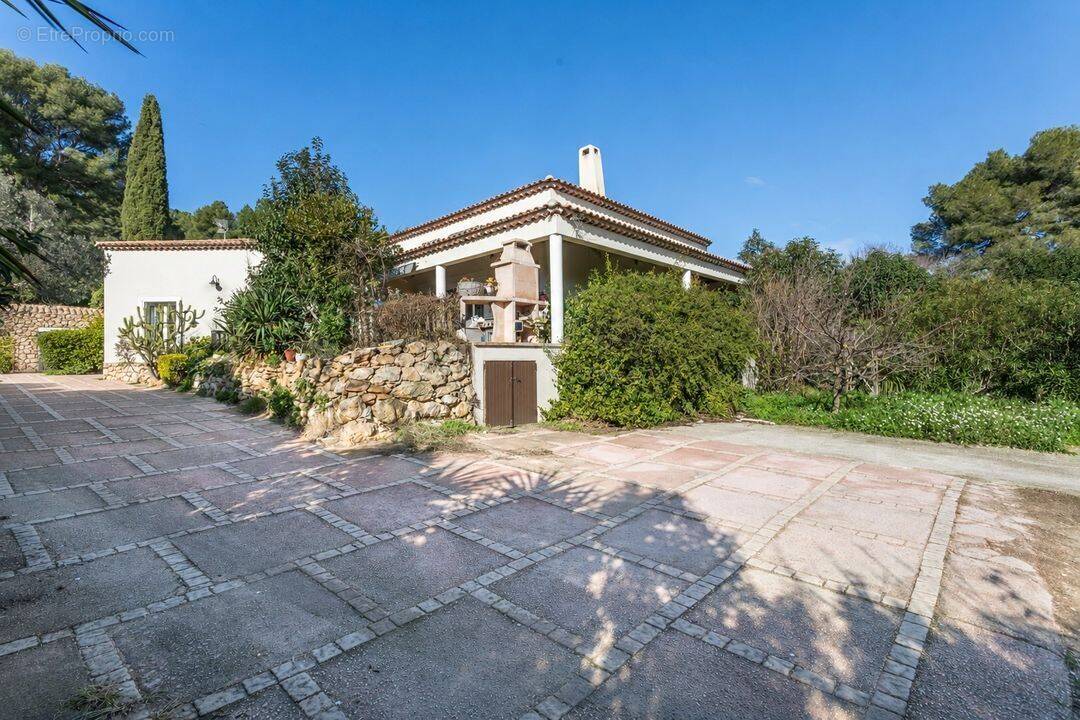 Maison à ENSUES-LA-REDONNE