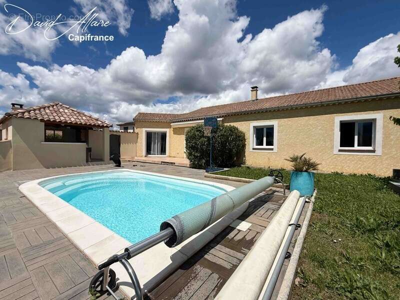 Maison à LARAGNE-MONTEGLIN