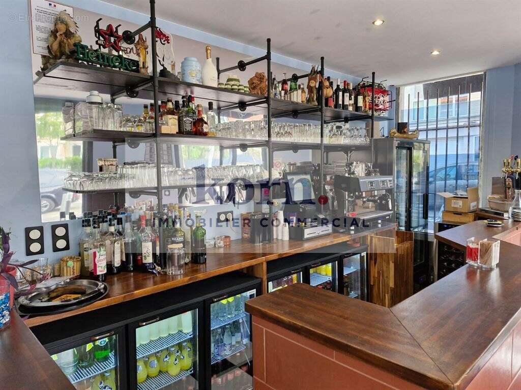 A VENDRE Restaurant d'angle loué - photo 2