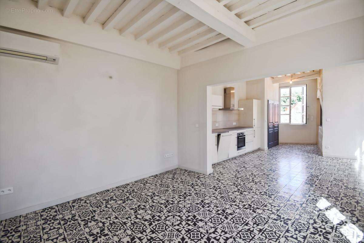 Appartement à UZES
