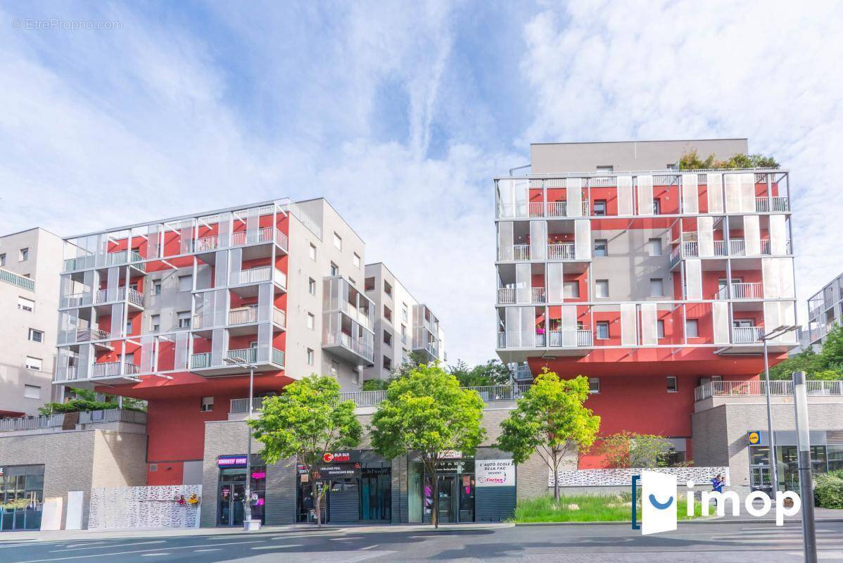 Appartement à NANTERRE