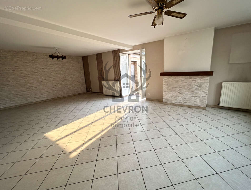 Maison de village avec garage,terrasse et jardin - 133 m2 - CHAMPLIN - photo 7
