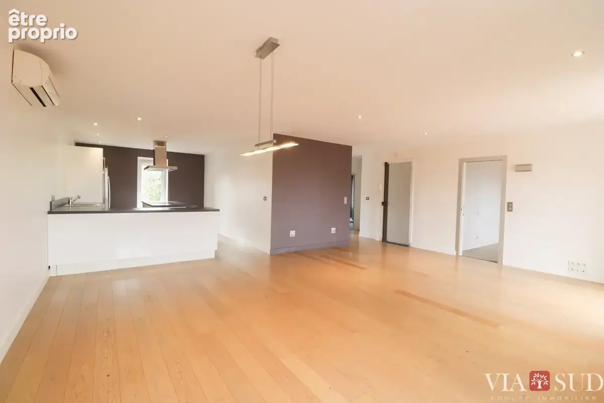 Appartement 3 pièces de 90 m²  Secteur des Arènes - photo 3