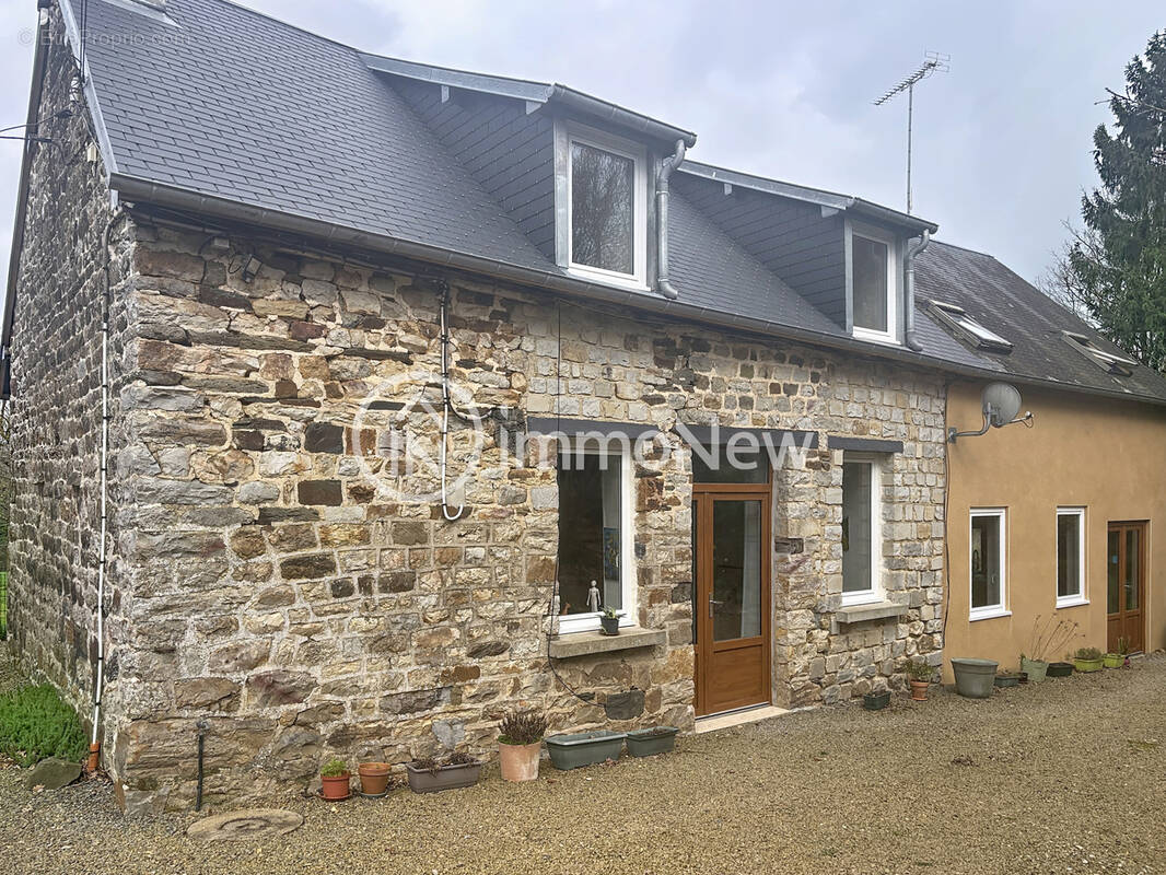 Maison à BARENTON