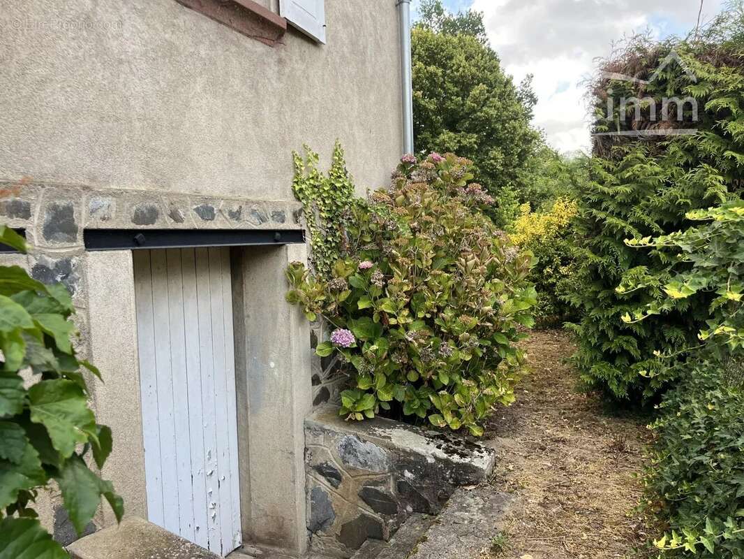 Maison familiale de 125 m² Habitables et une belle dépendance de charme - photo 6