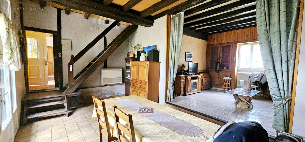 Maison à SEGONZAC