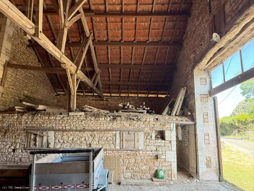 Maison de Campagne Proche Ruffec Avec Grange et Belles Vues - photo 16