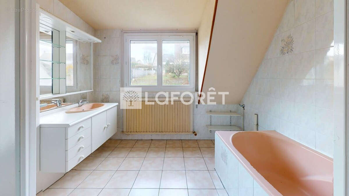 Maison à MONTIVILLIERS