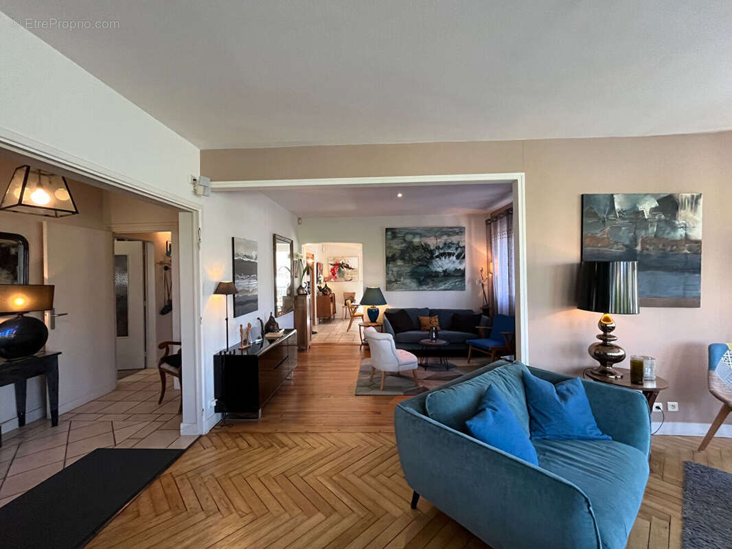 Villa d'exception avec 5 chambres à deux pas de la plage - photo 4