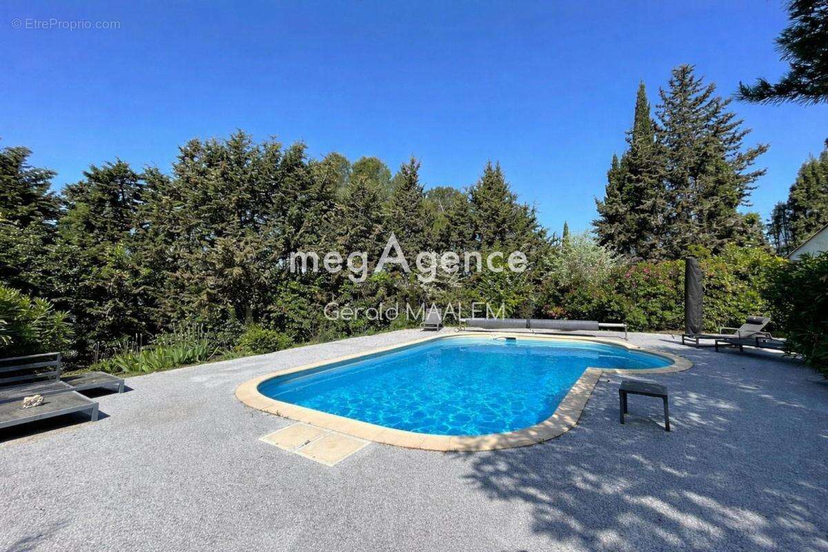 Villa de 130m² avec piscine à Bagnols-en-Forêt - photo 5
