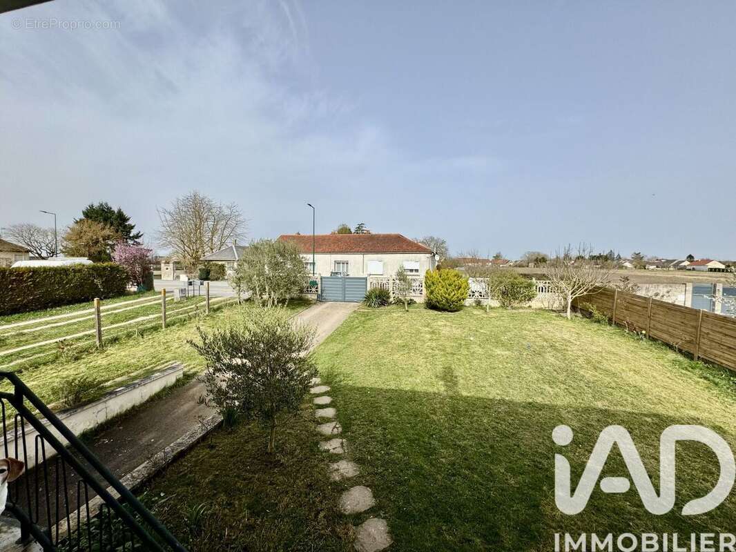 Photo 4 - Maison à SERMAISES