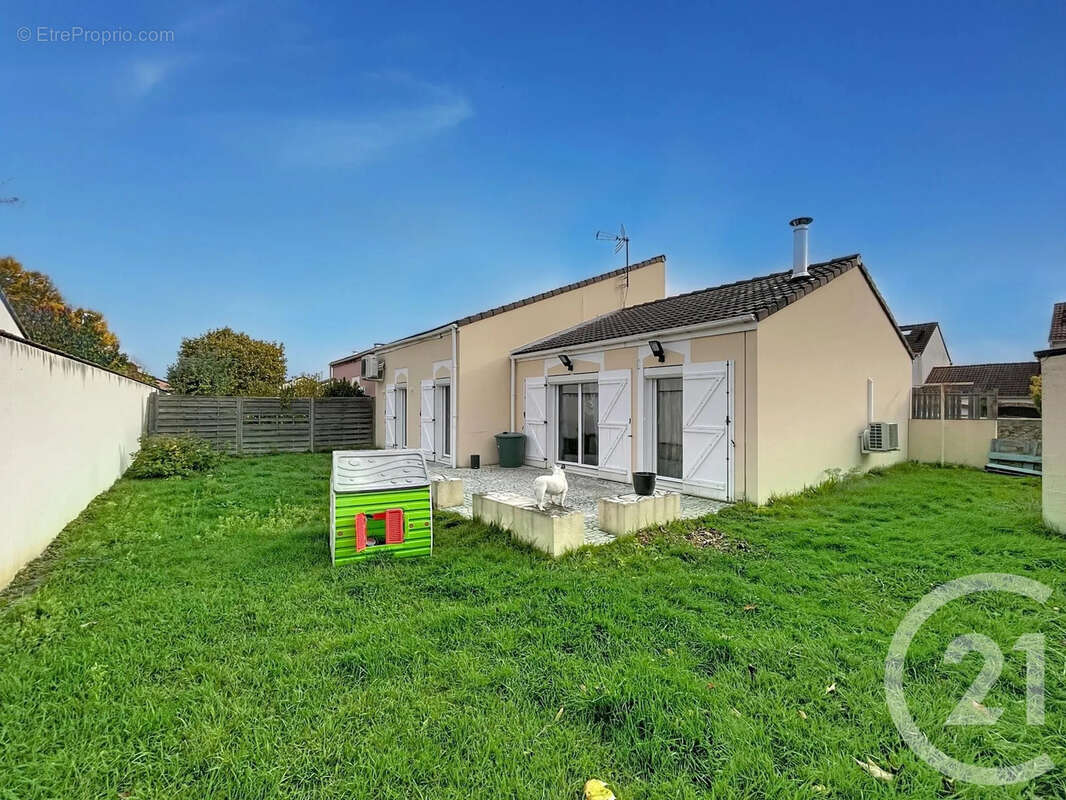 Maison à MOISSY-CRAMAYEL