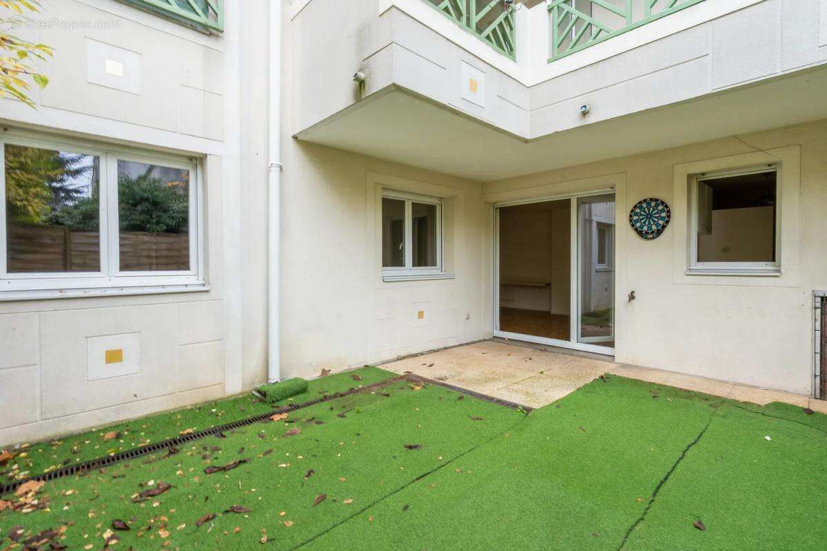 Appartement à LES PAVILLONS-SOUS-BOIS