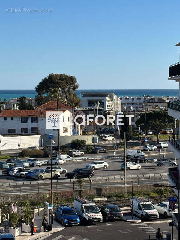Appartement à SAINT-LAURENT-DU-VAR