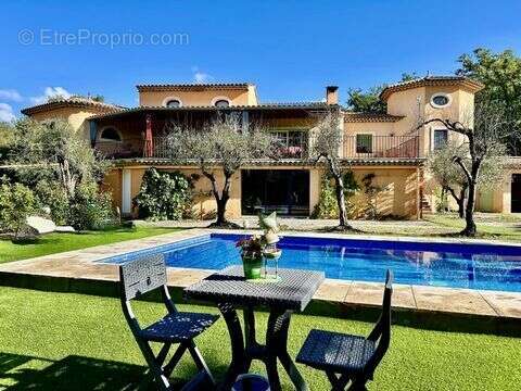 Maison à MOUGINS