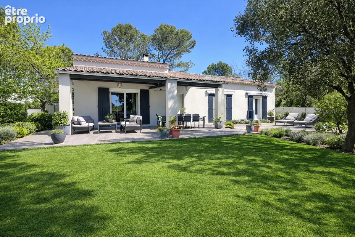 A  vendre villa Saint Didier  120 m² environ ,110m² de garage sur 1460 m² de terrain avec piscine - photo 1
