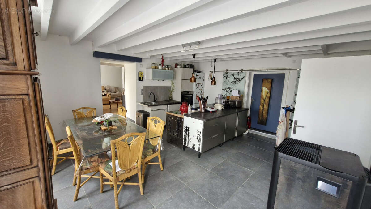 Maison à MORTAGNE-SUR-GIRONDE