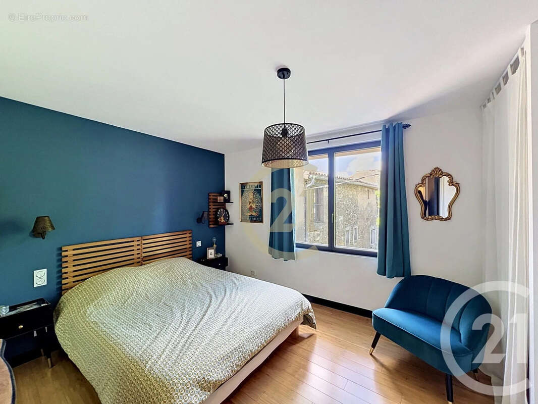 Maison 190 m² à Uzes  - photo 8