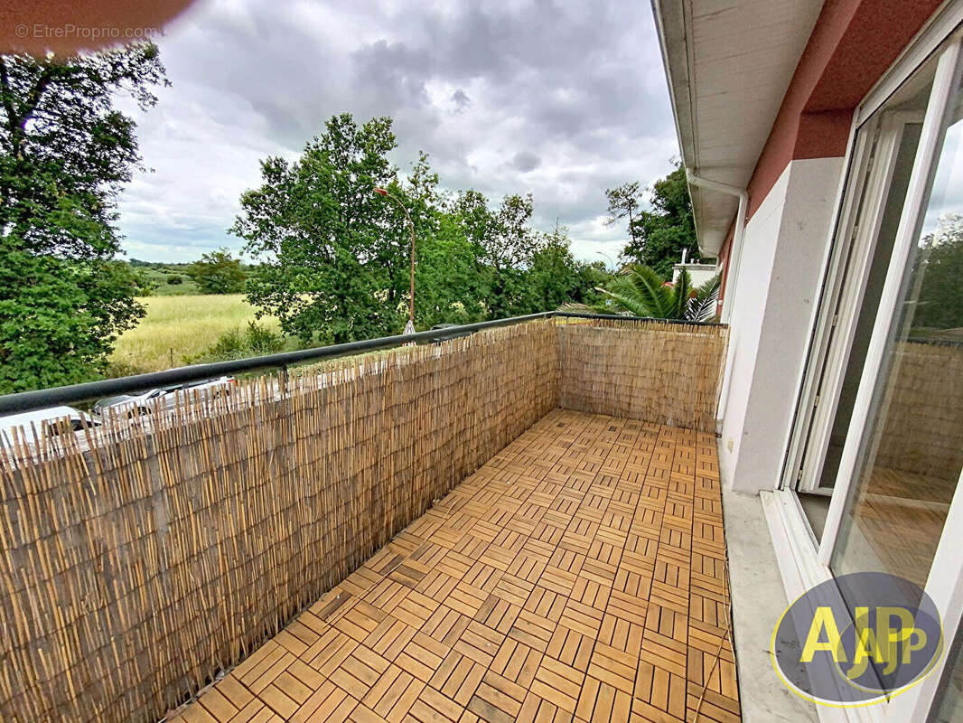 Appartement à PAREMPUYRE