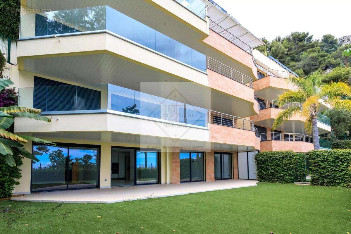Appartement à ROQUEBRUNE-CAP-MARTIN