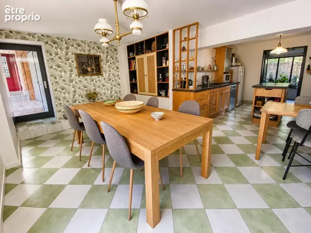 Maison 4 chambres de 212 m² à Saint-Fraigne - photo 8
