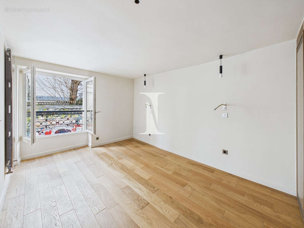 Appartement à PARIS-7E