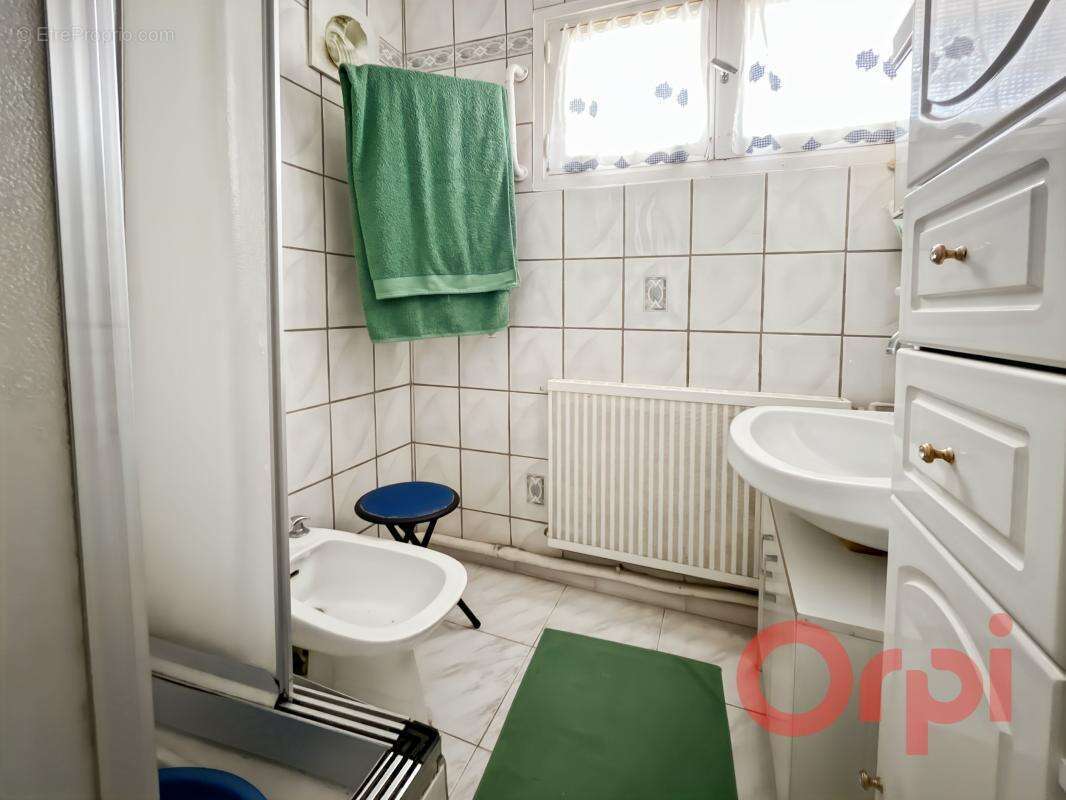 Appartement à CARRY-LE-ROUET