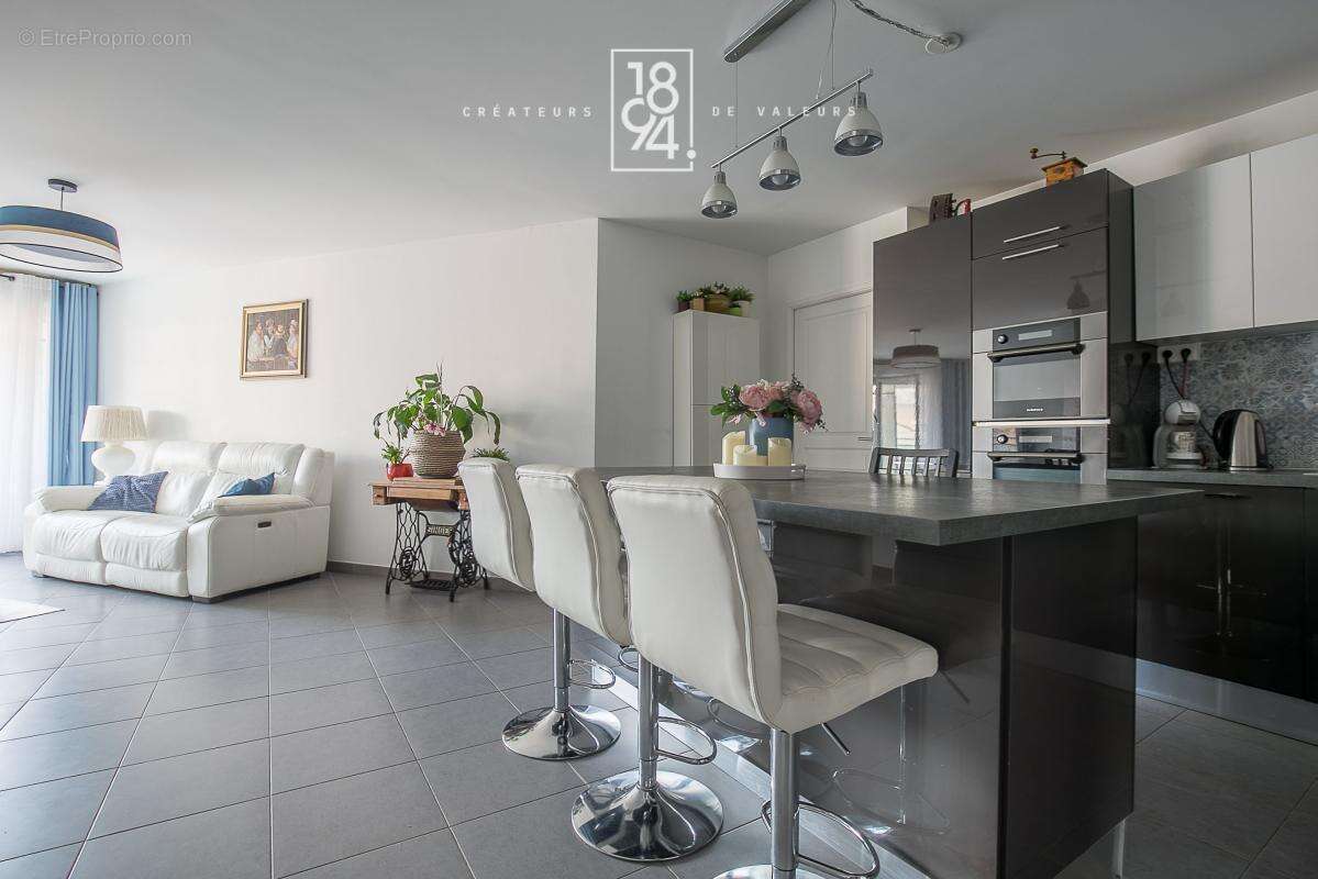 Appartement à MARSEILLE-8E
