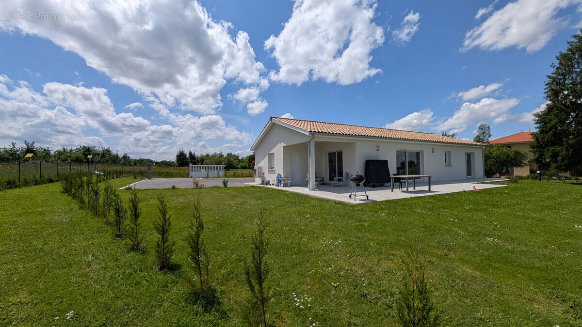 Maison à HAGETMAU