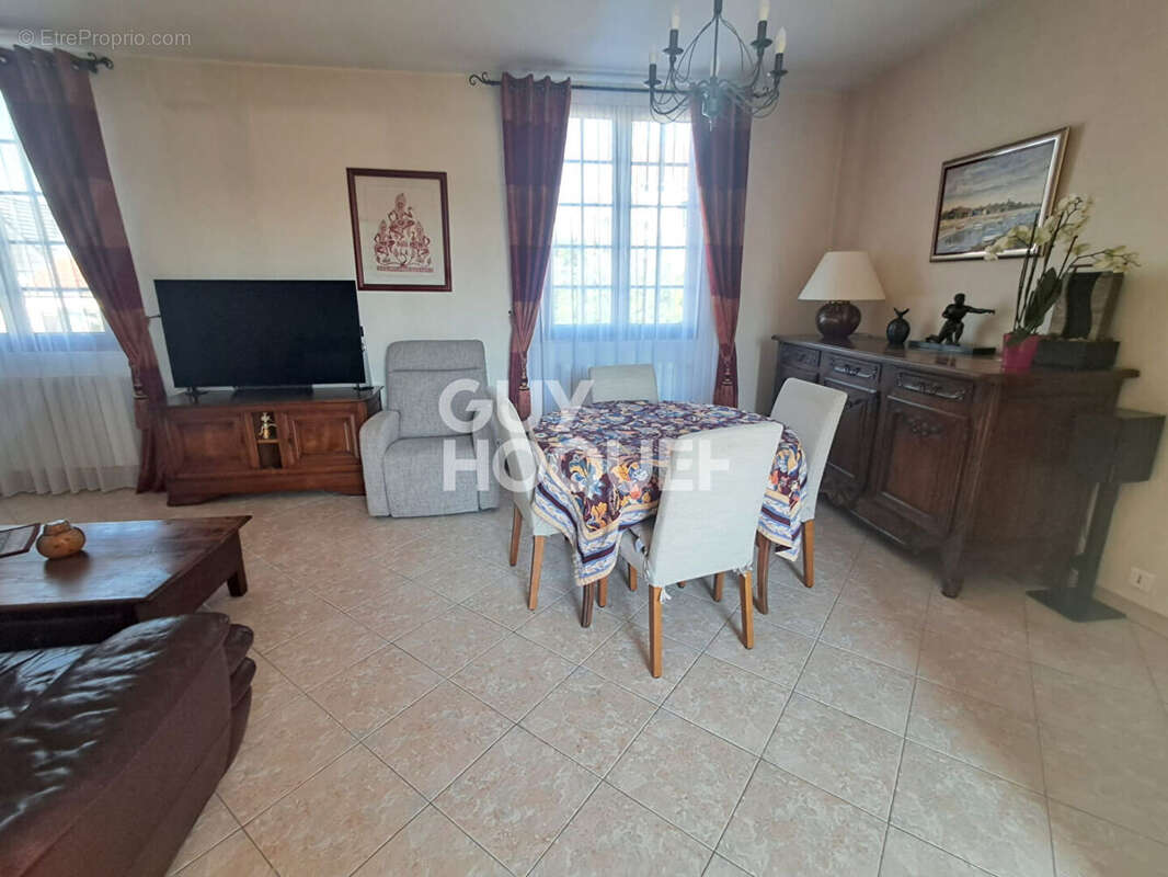 Maison à LE BLANC-MESNIL