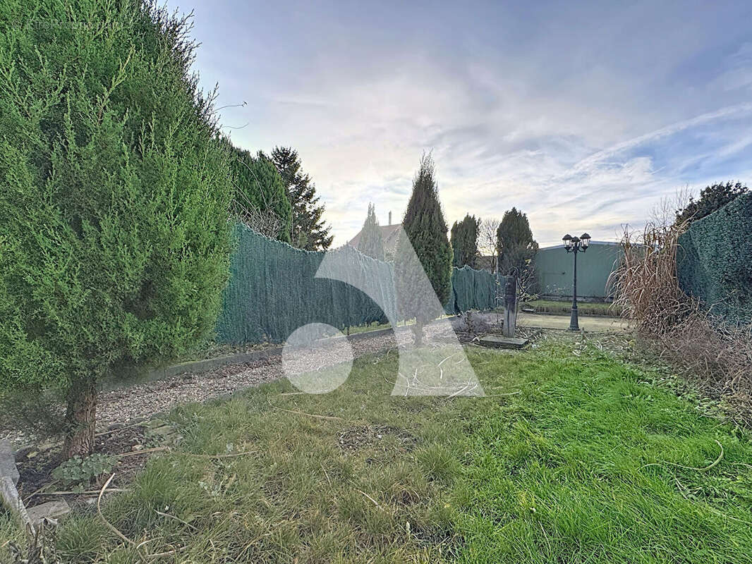 Maison à QUIEVRECHAIN